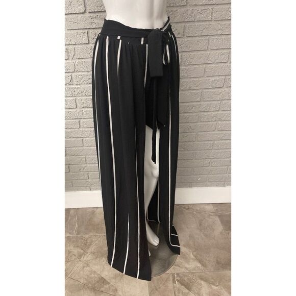 Haute Monda Black & White Striped Shorts Size M - Picture 2 of 8